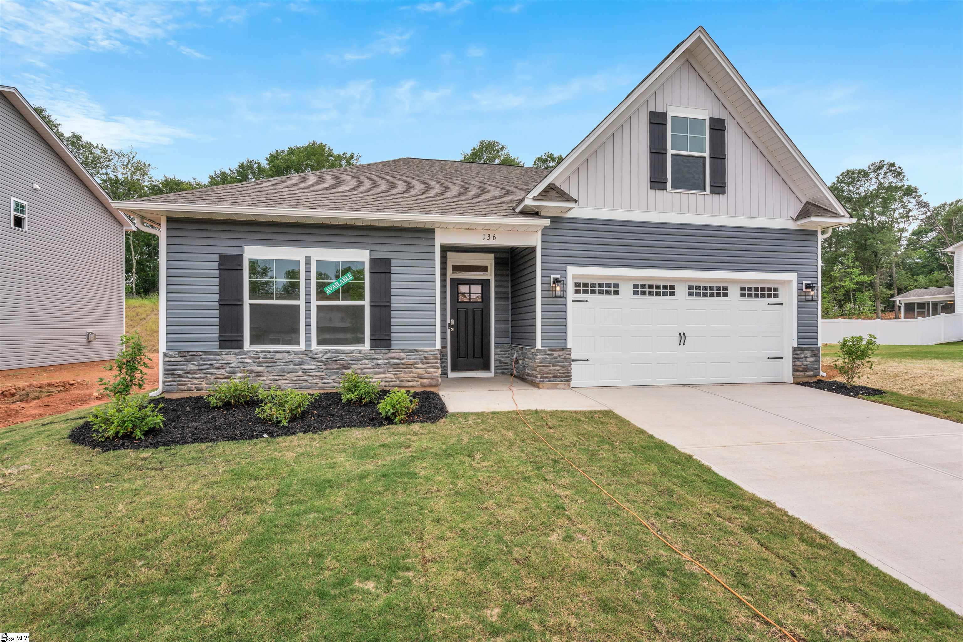 136 Hunter Ridge Drive Boiling Springs, SC 29316 - Photo 7 of 35 Gallery Image 7
