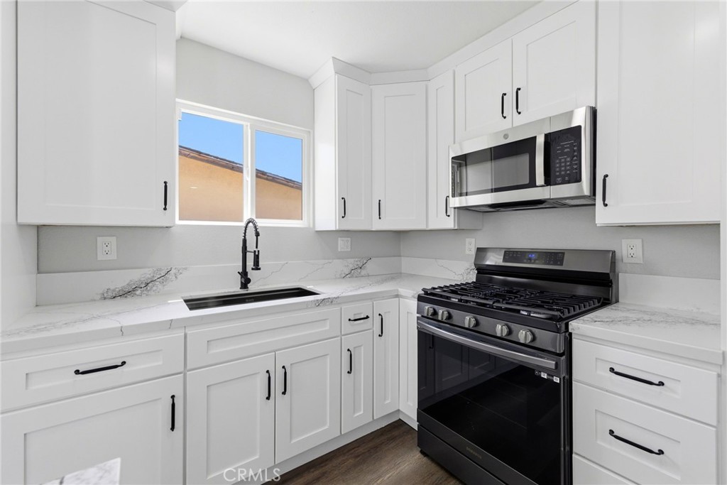 600 June Street Rialto, CA 92376 - Photo 12 of 46