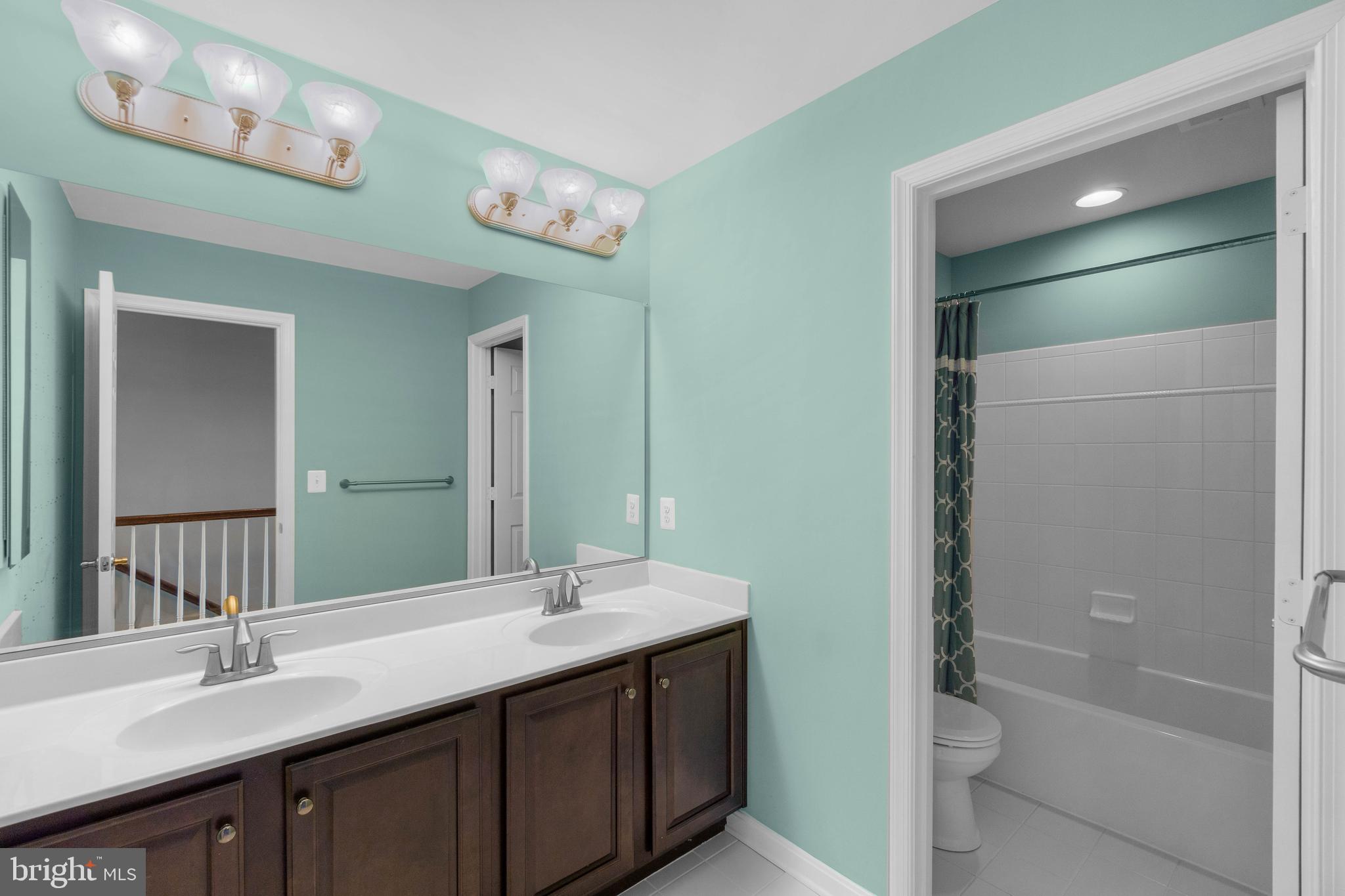 575 Lemmon Road Westminster, MD 21157 - Photo 36 of 52 Upper Level Bathroom