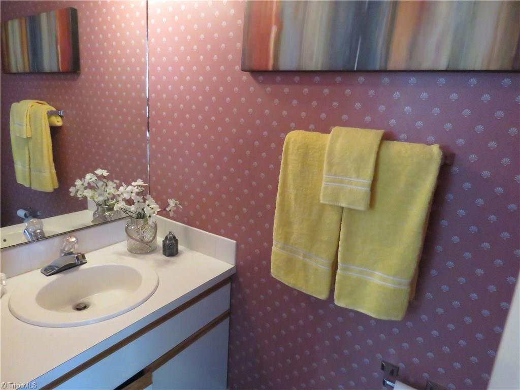 6013 Old Plank Road Winston-Salem, NC 27106 - Photo 8 of 24