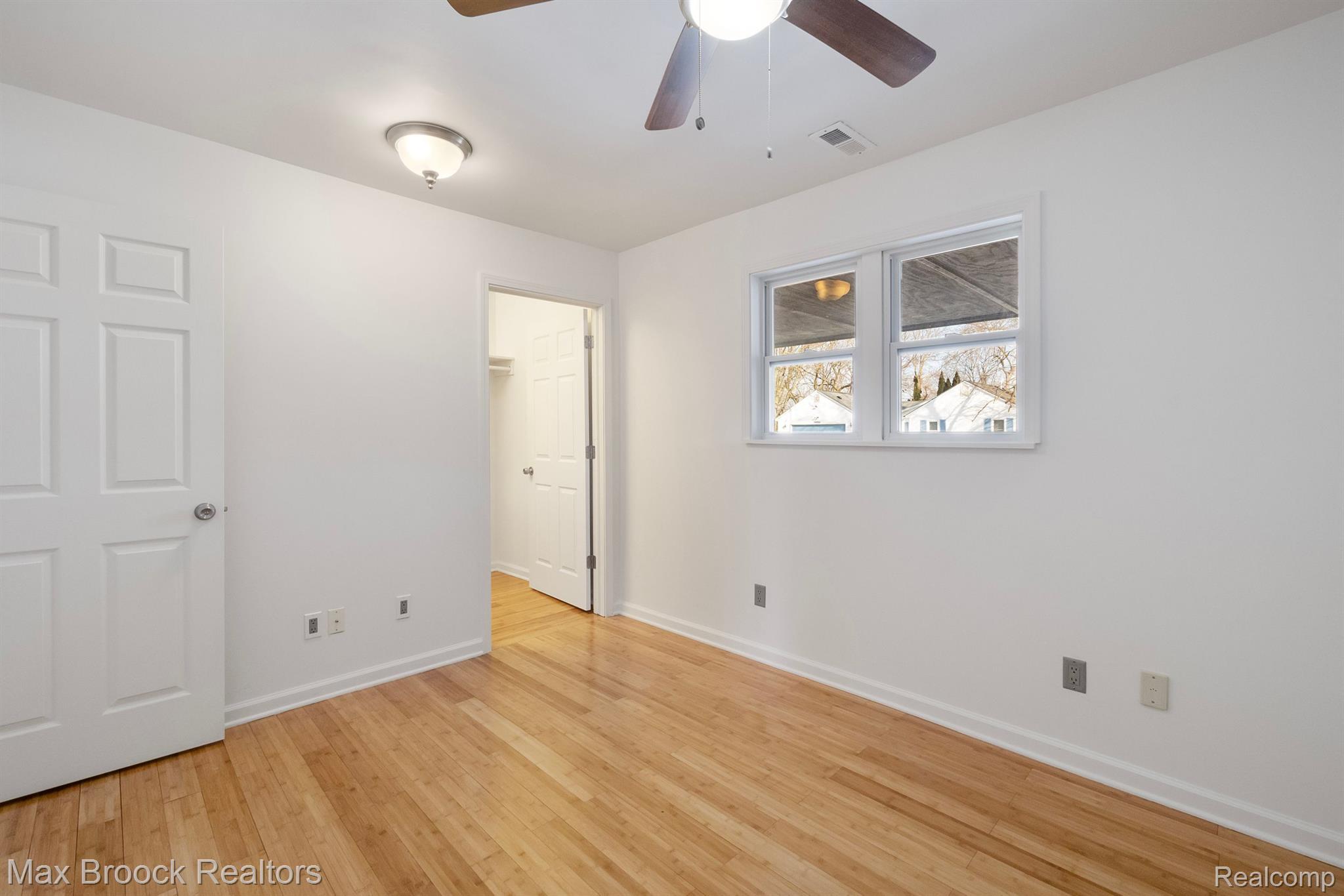 22025 Springbrook Avenue Farmington, MI 48336 - Photo 20 of 24 Gallery Image 20