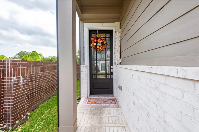a view of a pathway of a building