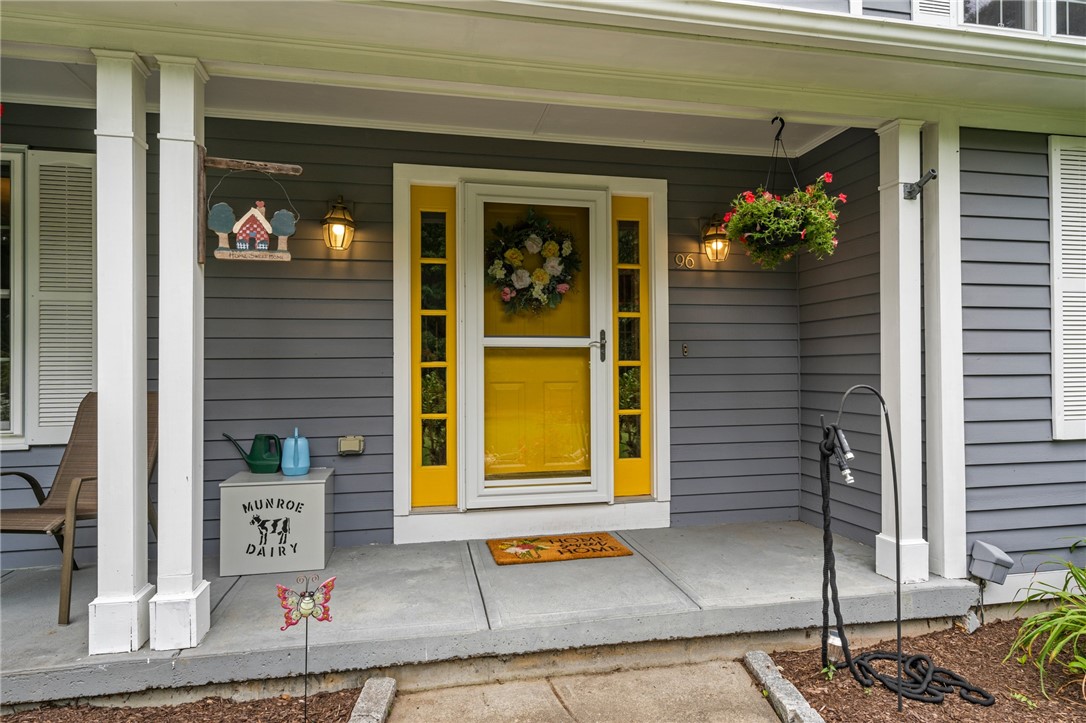 96 Wickham Road North Kingstown, RI 02852 - Photo 3 of 48 Gallery Image 3