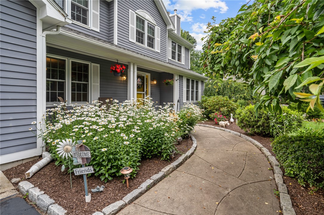96 Wickham Road North Kingstown, RI 02852 - Photo 4 of 48 Gallery Image 4