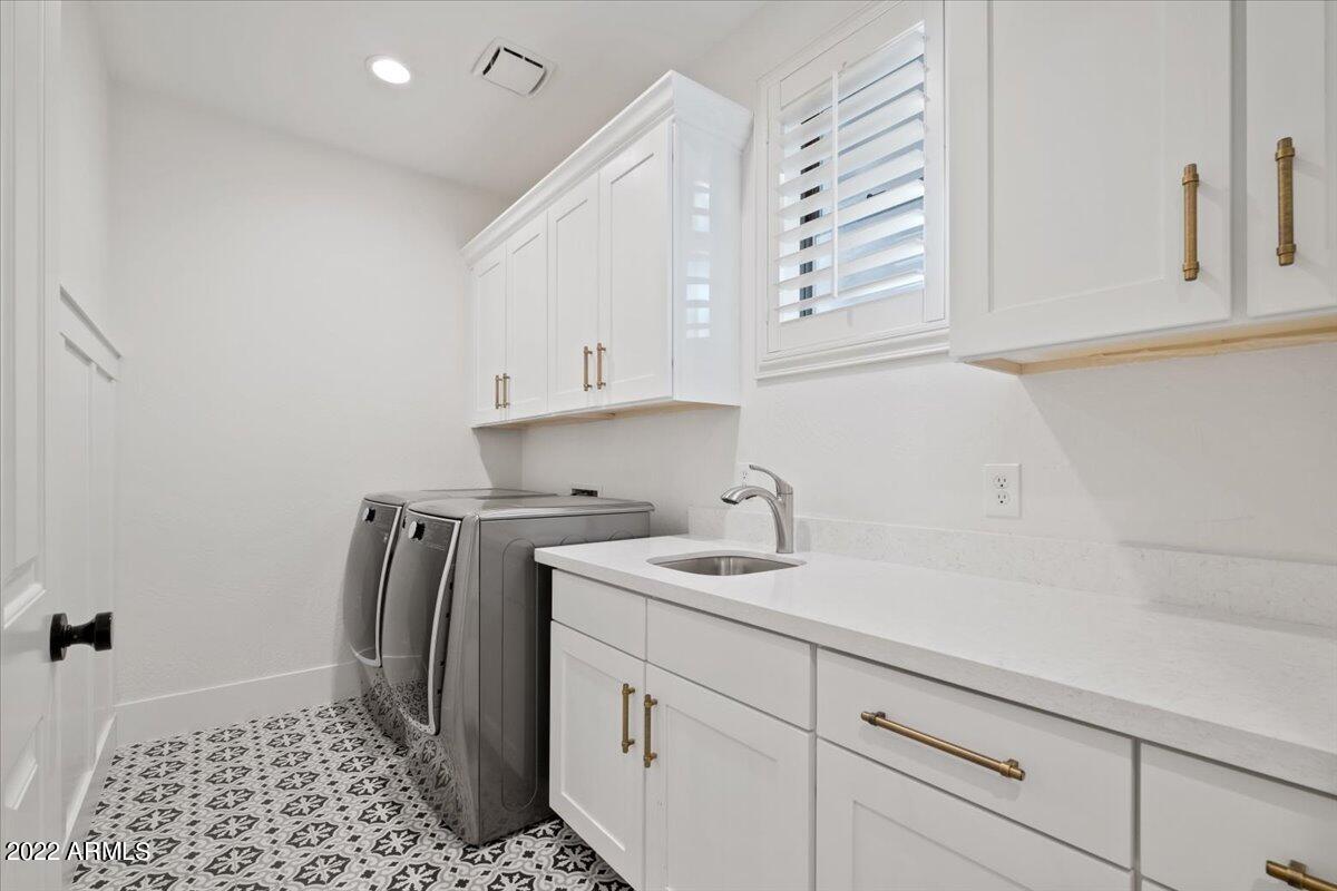 9995 East Ridgerunner Place Scottsdale, AZ 85255 - Photo 33 of 51 Laundry Room w/ Sink