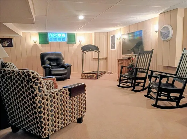 $469,000 | 324 LakeWood Drive, Butler, PA 16001