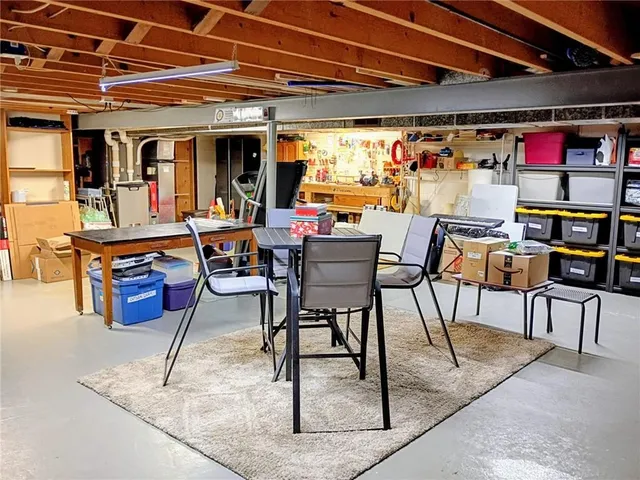 $469,000 | 324 LakeWood Drive, Butler, PA 16001