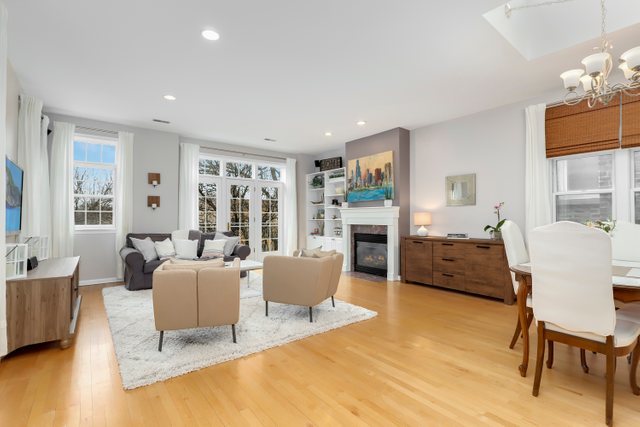 2124 West Haddon Avenue, Unit 3 Chicago, IL 60622 - Photo 2 of 28