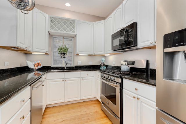 2124 West Haddon Avenue, Unit 3 Chicago, IL 60622 - Photo 11 of 28
