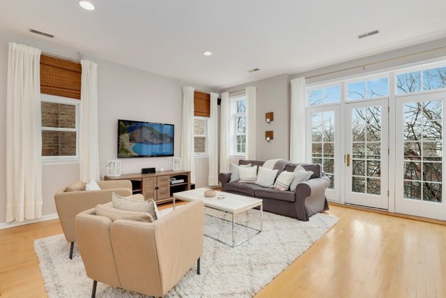 2124 West Haddon Avenue, Unit 3 Chicago, IL 60622 - Photo 4 of 28