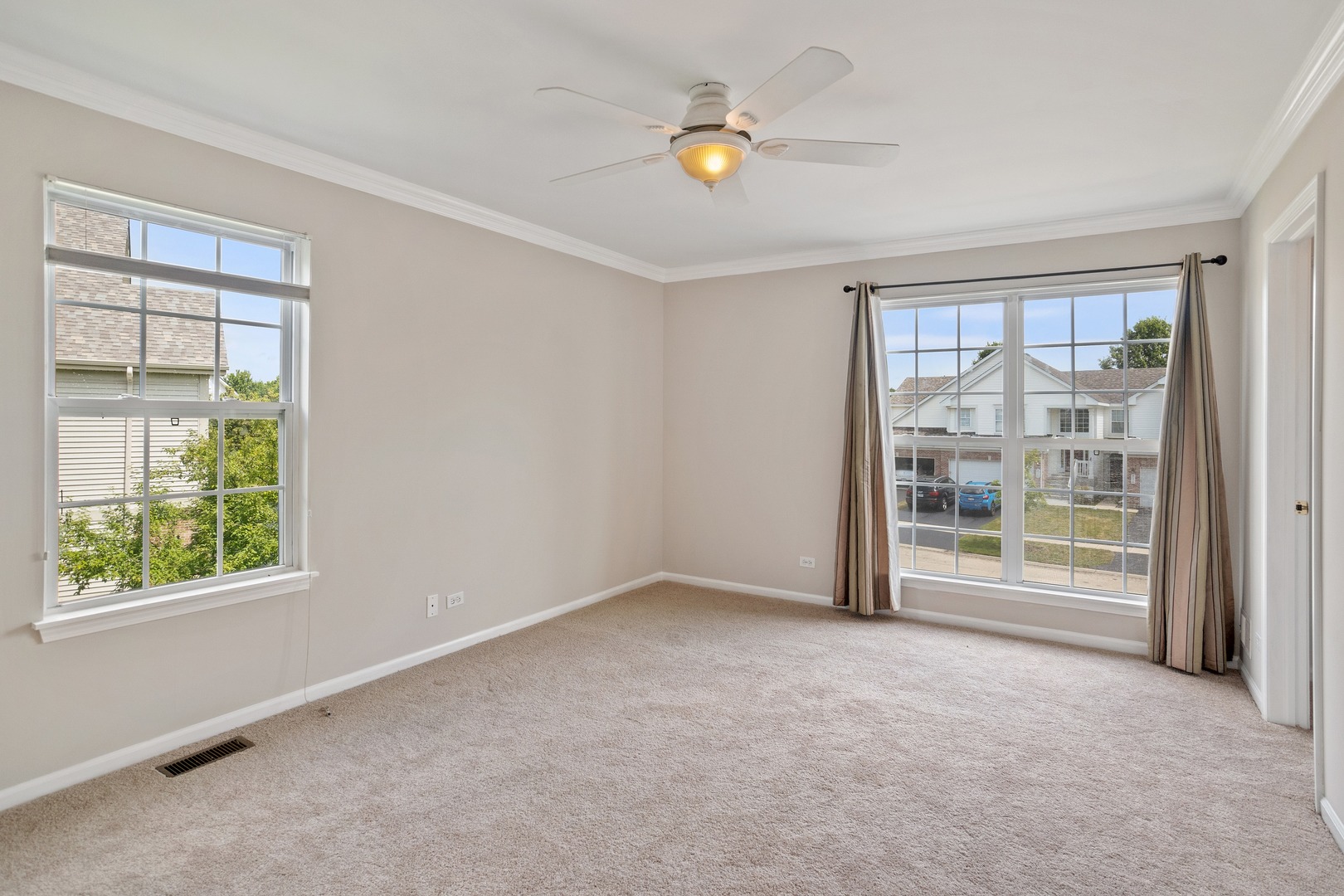 819 Crossing Way, Unit 819 St. Charles, IL 60174 - Photo 12 of 17
