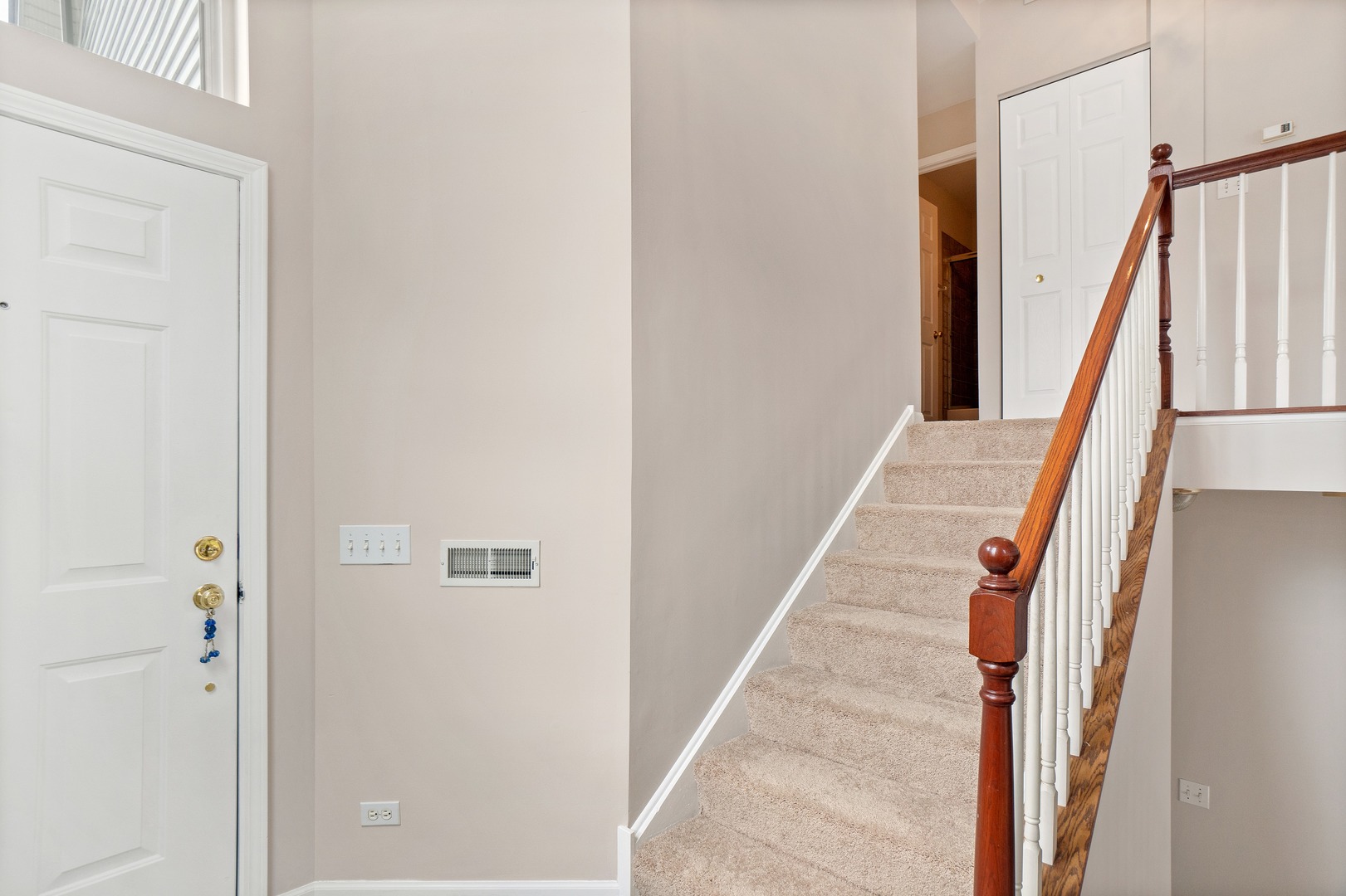 819 Crossing Way, Unit 819 St. Charles, IL 60174 - Photo 3 of 17
