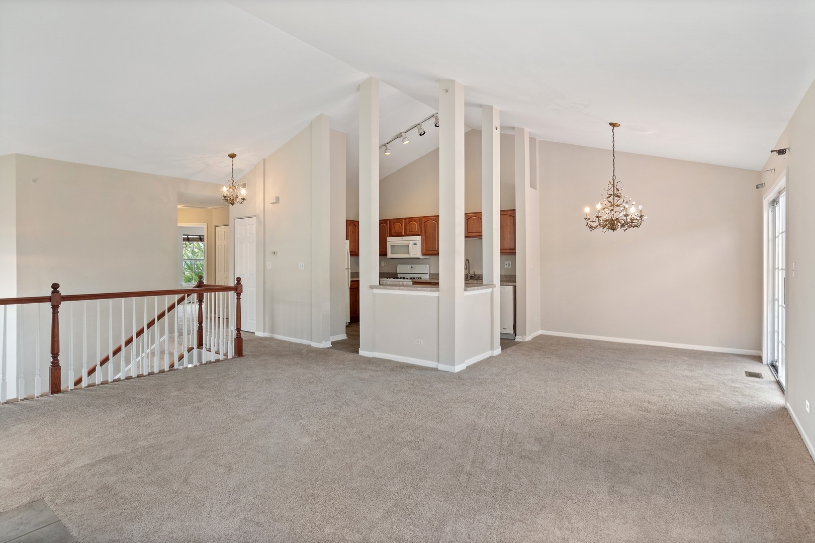 819 Crossing Way, Unit 819 St. Charles, IL 60174 - Photo 4 of 17