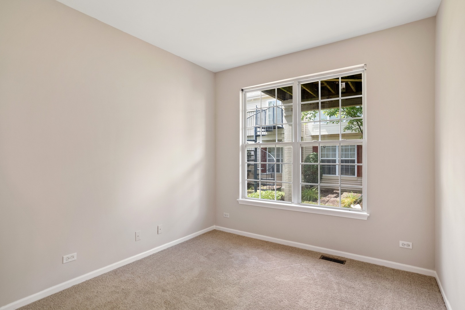 819 Crossing Way, Unit 819 St. Charles, IL 60174 - Photo 9 of 17