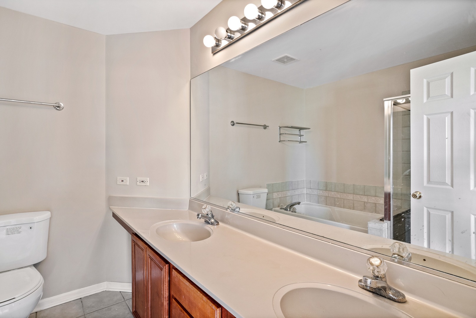 819 Crossing Way, Unit 819 St. Charles, IL 60174 - Photo 10 of 17