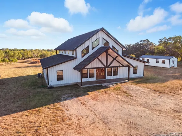 $1,100,000 | 11103 Jarratt Road, Atascosa, TX 78002