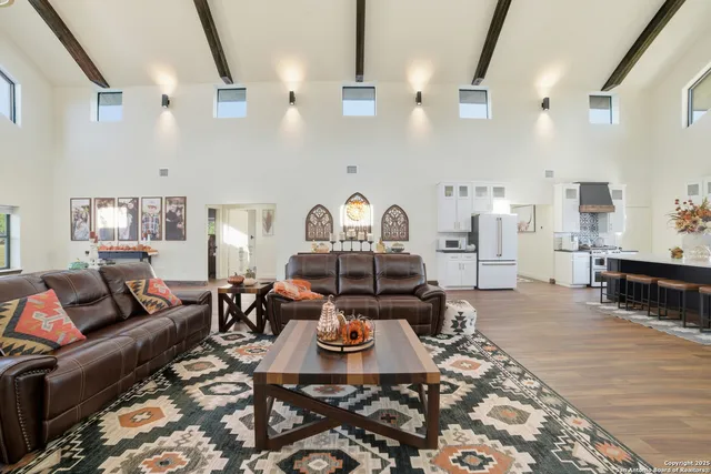 $1,100,000 | 11103 Jarratt Road, Atascosa, TX 78002