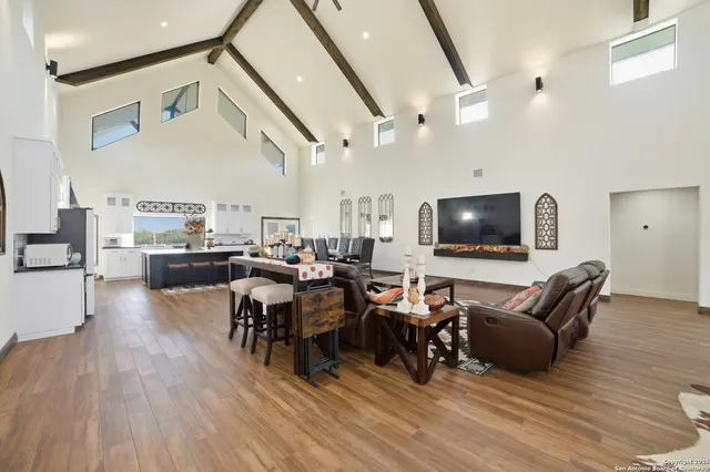 $1,100,000 | 11103 Jarratt Road, Atascosa, TX 78002