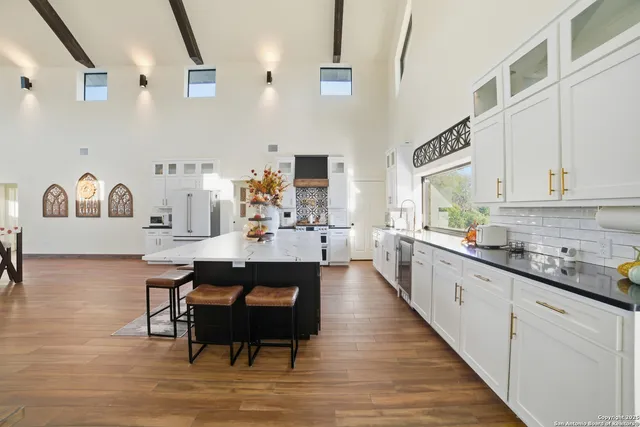 $1,100,000 | 11103 Jarratt Road, Atascosa, TX 78002