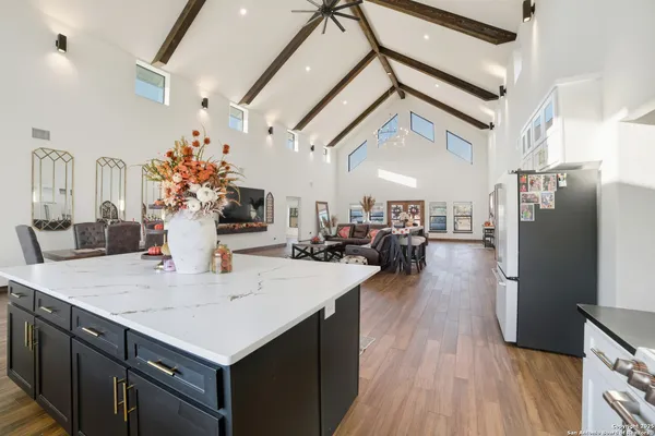 $1,100,000 | 11103 Jarratt Road, Atascosa, TX 78002