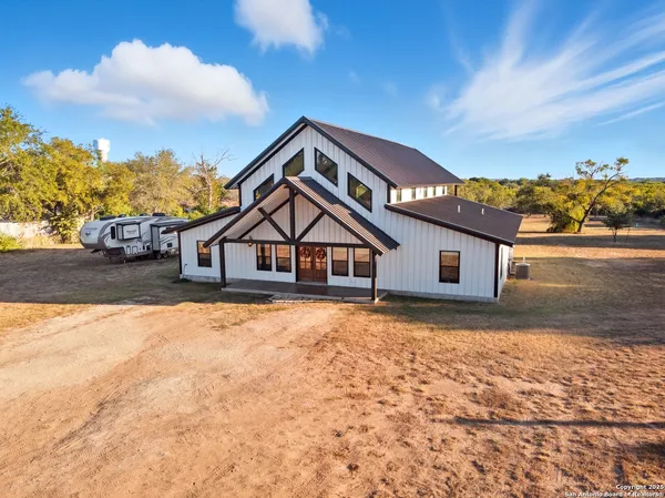 $1,100,000 | 11103 Jarratt Road, Atascosa, TX 78002