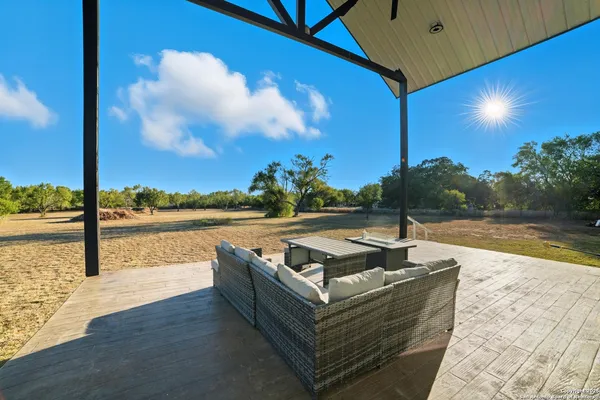 $1,100,000 | 11103 Jarratt Road, Atascosa, TX 78002