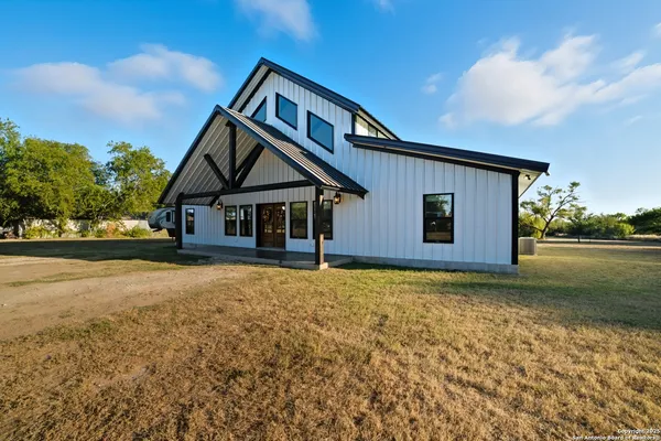 $1,100,000 | 11103 Jarratt Road, Atascosa, TX 78002