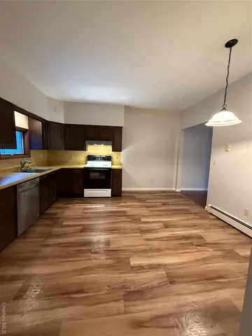 $1,495 | 90 West Main Street, Walden, NY 12586