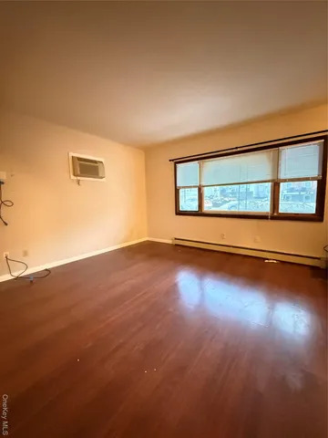 $1,495 | 90 West Main Street, Walden, NY 12586