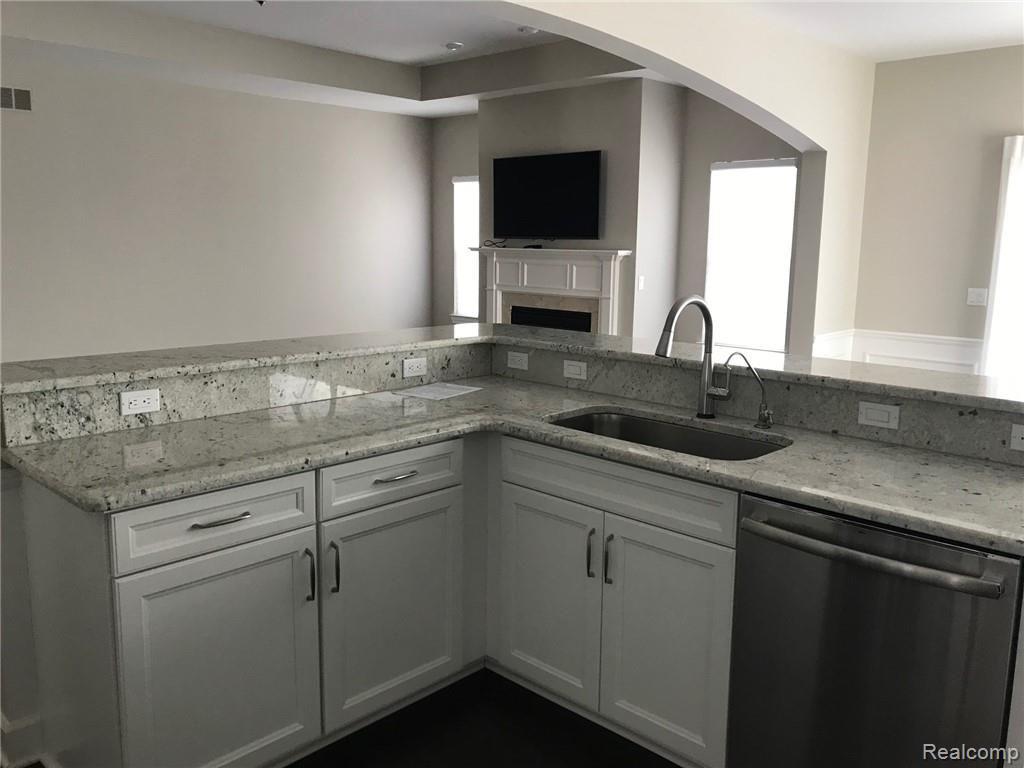5505 Woodfall Road Clarkston, MI 48348 - Photo 22 of 46