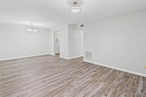 $149,900 | 10135 Sakura Drive, Unit G, St. Louis, MO 63128
