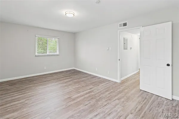 $149,900 | 10135 Sakura Drive, Unit G, St. Louis, MO 63128
