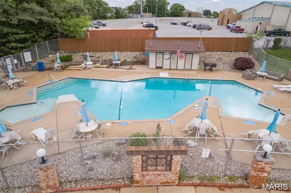 $149,900 | 10135 Sakura Drive, Unit G, St. Louis, MO 63128