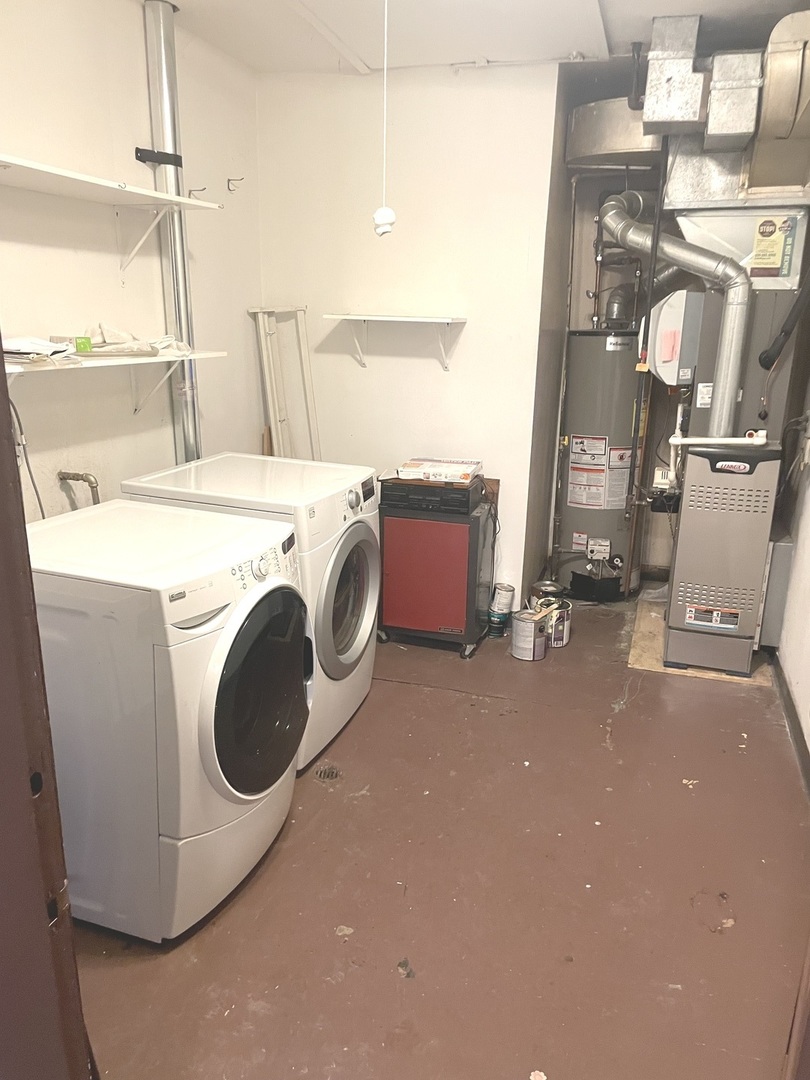 Undisclosed Address La Grange Park, IL 60526 - Photo 15 of 15 a utility room with dryer and washer