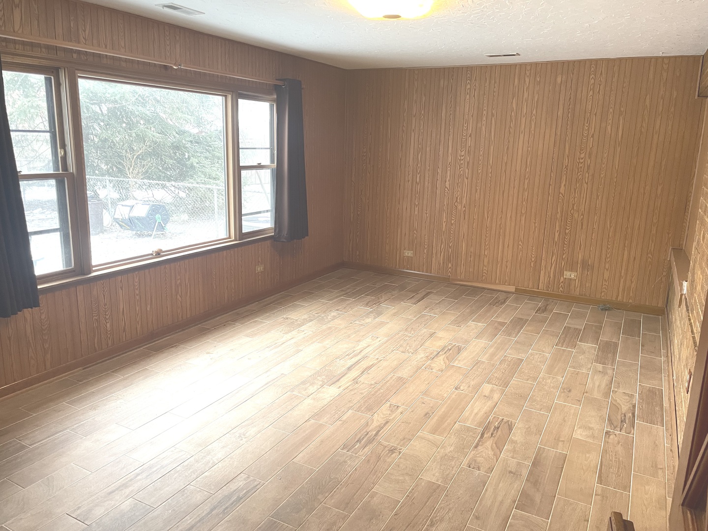 Undisclosed Address La Grange Park, IL 60526 - Photo 7 of 15 a view of empty room with window