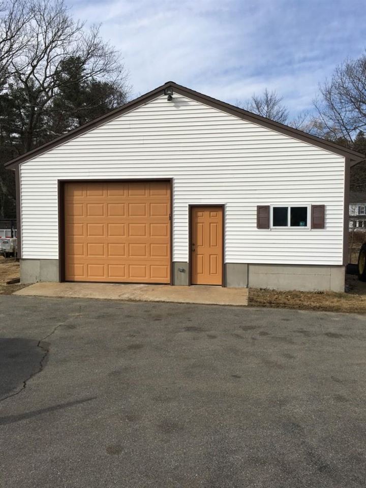 680 Haverhill Road Derry, NH 03038 - Photo 4 of 29