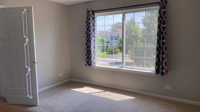 $2,050 | 86 Amberly Drive, Round Lake, IL 60073