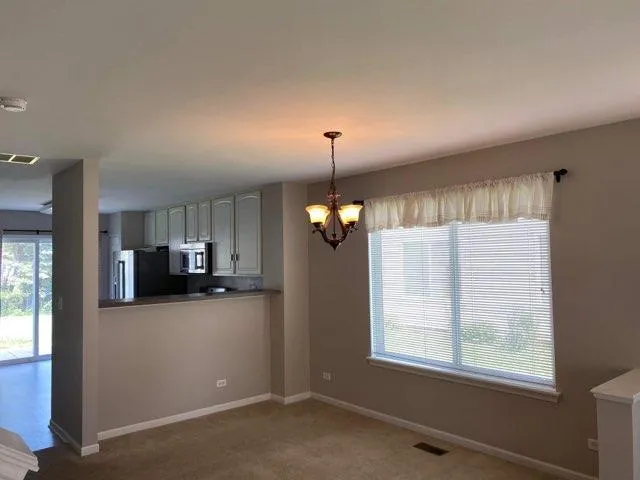 $2,050 | 86 Amberly Drive, Round Lake, IL 60073