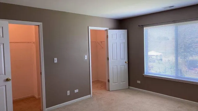 $2,050 | 86 Amberly Drive, Round Lake, IL 60073