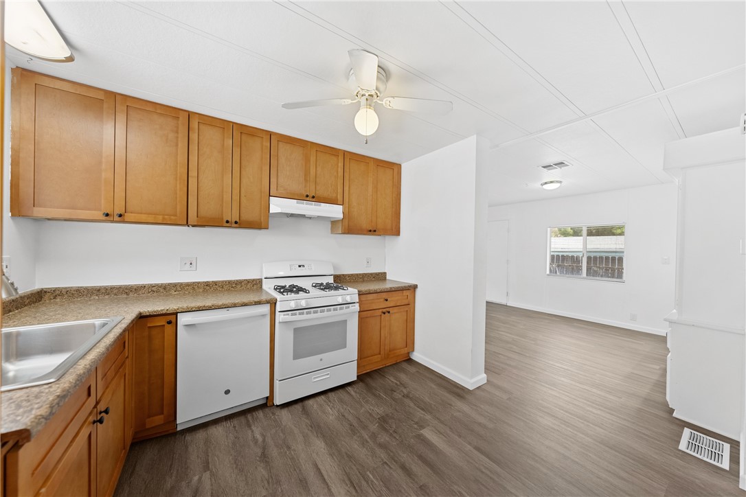 33320 Barley Lane Wildomar, CA 92595 - Photo 6 of 37