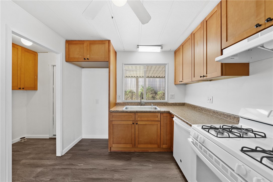 33320 Barley Lane Wildomar, CA 92595 - Photo 8 of 37