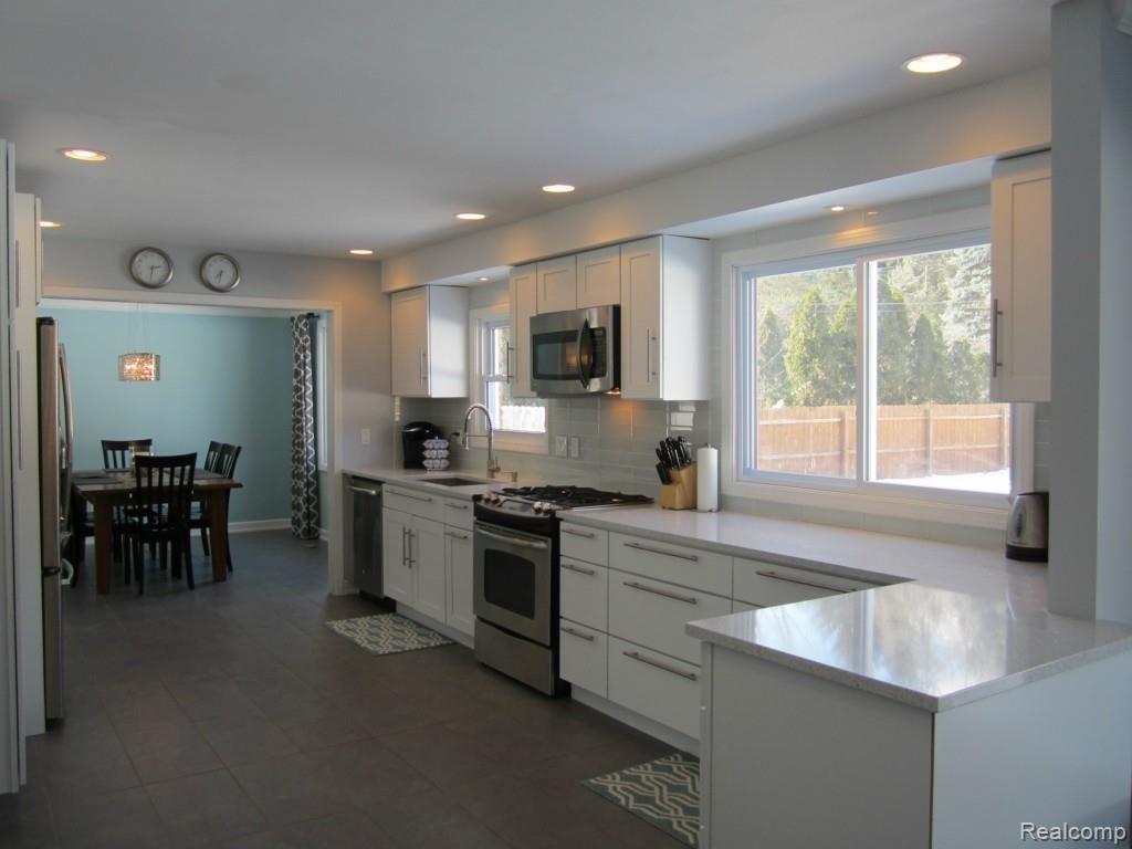 754 Birch Tree Lane Rochester Hills, MI 48306 - Photo 13 of 53