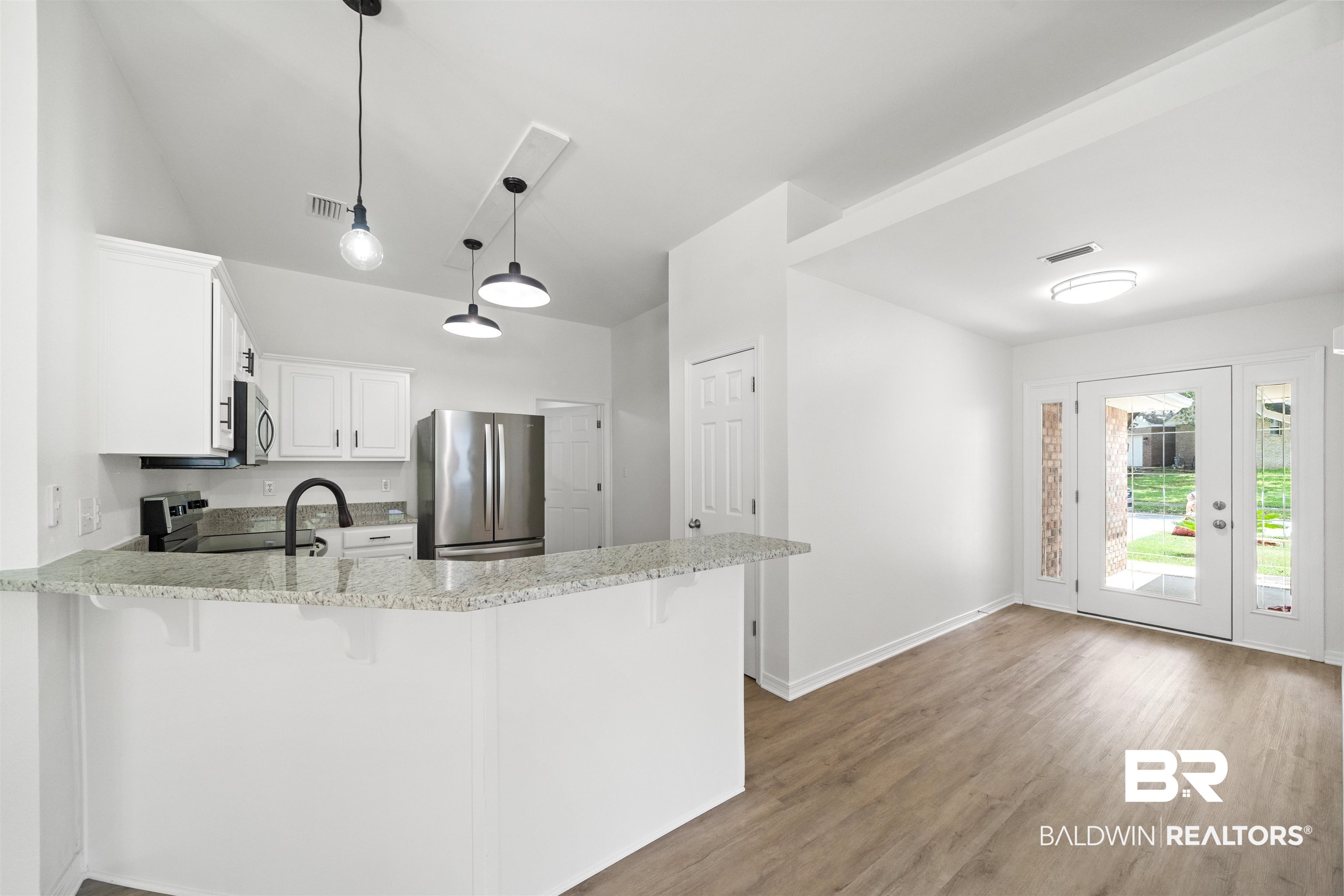 16063 Mansion Street Foley, AL 36535 - Photo 5 of 31 Kitchen area
