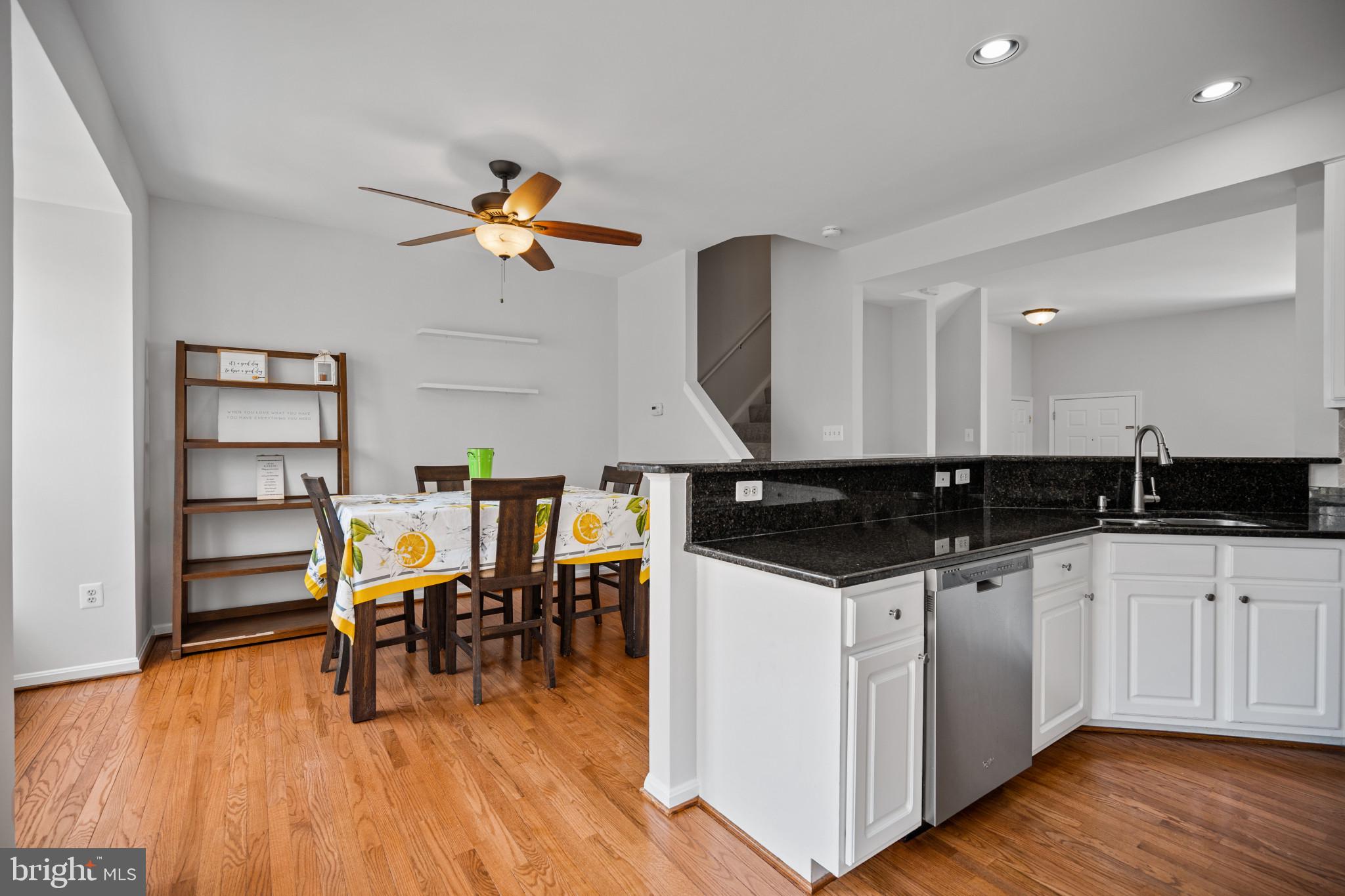 6397 St Timothys Lane Centreville, VA 20121 - Photo 19 of 36 Kit and Dining