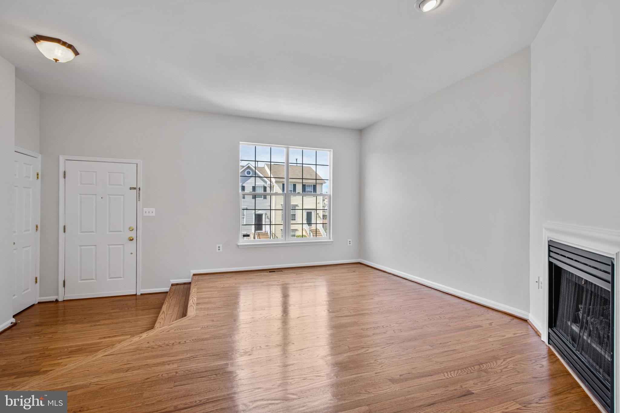 6397 St Timothys Lane Centreville, VA 20121 - Photo 24 of 36 Living Room