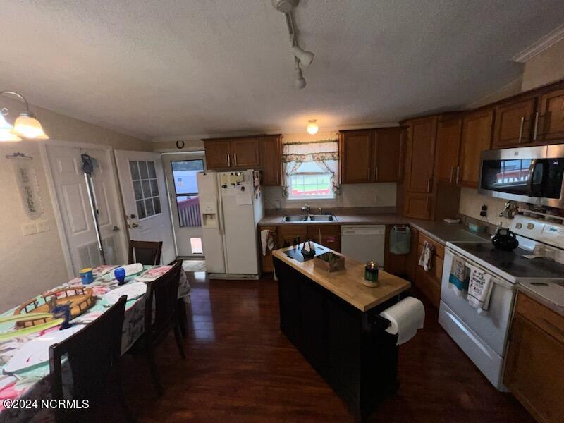 416 Sand Ridge Road Hubert, NC 28539 - Photo 4 of 17 Kitchen View 3