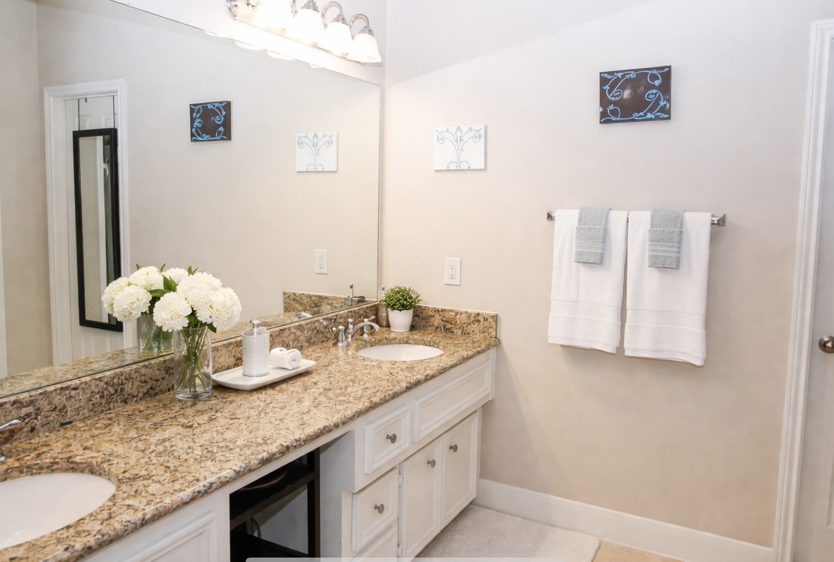 1012 Studer Street Houston, TX 77007 - Photo 7 of 13