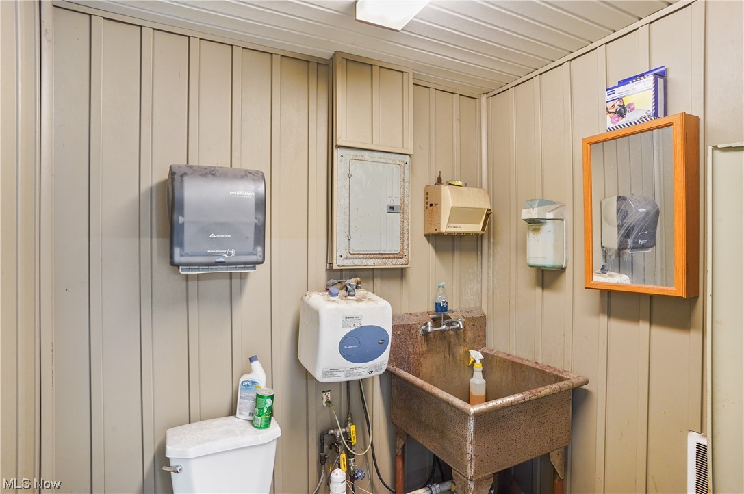 5858 Laskey Road Rome, OH 44085 - Photo 28 of 35