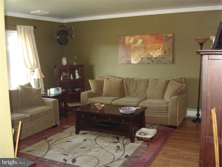 20 Mayflower Road Levittown, PA 19056 - Photo 2 of 23 Gallery Image 2
