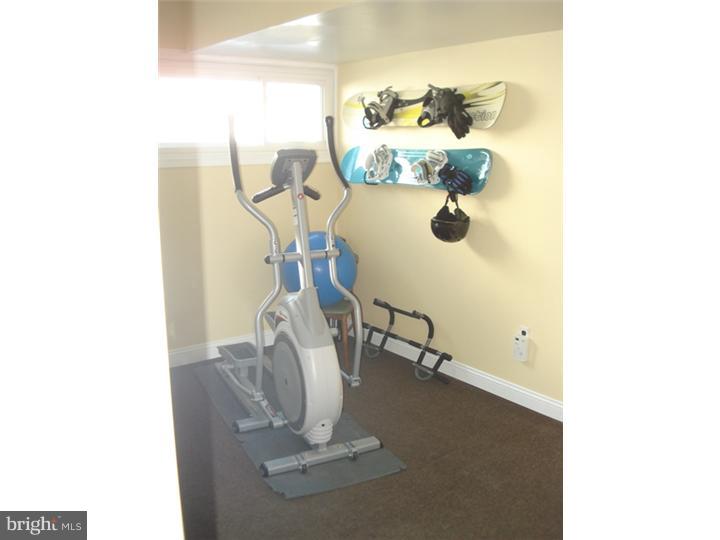 20 Mayflower Road Levittown, PA 19056 - Photo 11 of 23 Gallery Image 11